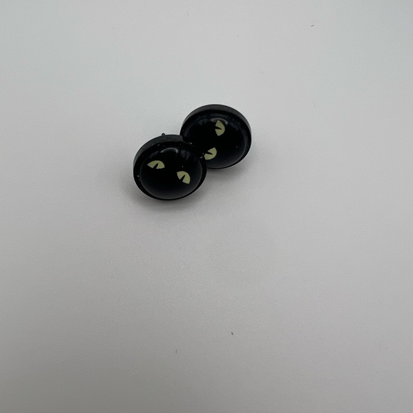 Classic Round Cat Stud Earrings - Stylish Boho Cat Lover Stud Earrings - Picture 4 of 11